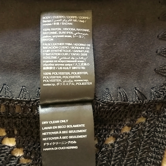 bebe cropped crochet cardi- jacket - Picture 5 of 5